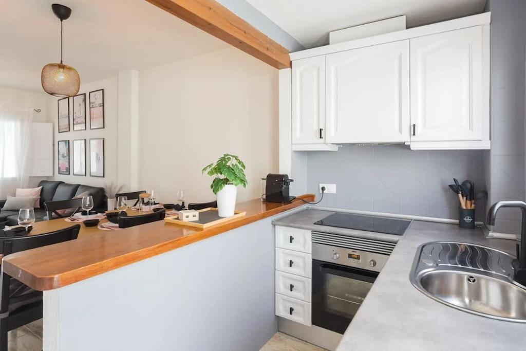 Mediterranean Breeze Beach House Верхель Экстерьер фото